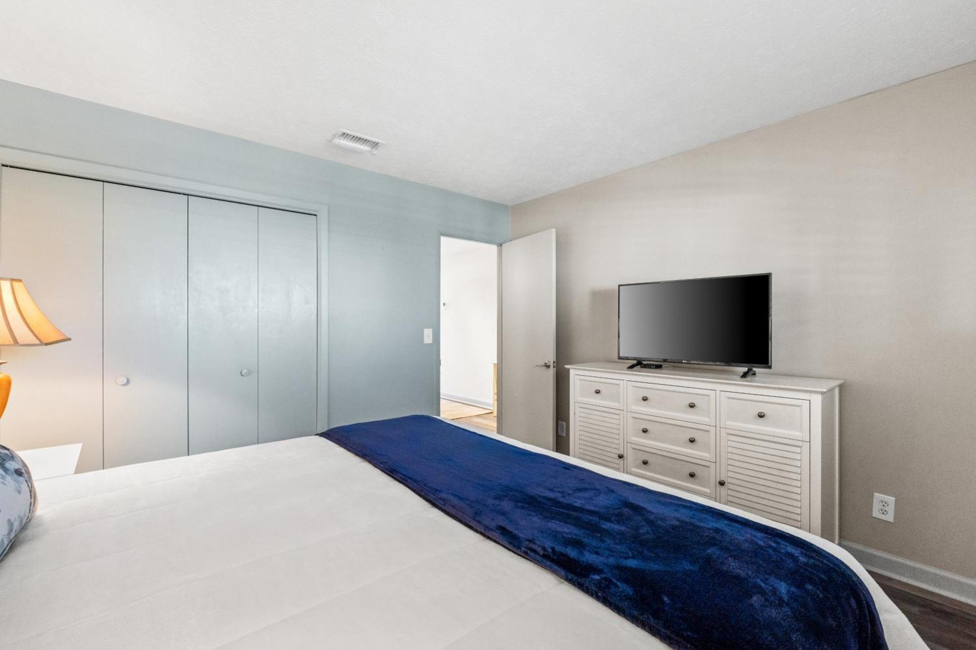 Apartment Nautical Watch #e-7 By Book That
